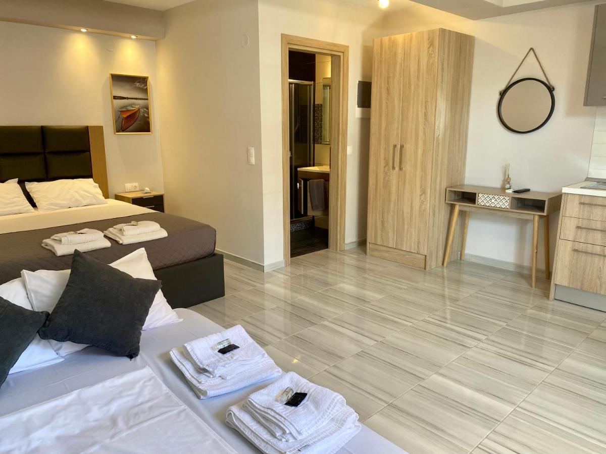 Thomas Studios & Apartments Paralia Esterno foto